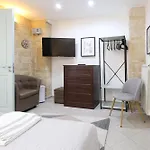 Goodstay La Suite 10 - Rooms -
