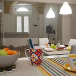 Casina Lo - The Fab Stay