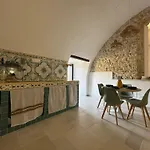 Les Petites Maisons