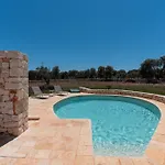 Trullo White Dream Con Piscina