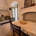 Romantica Villa In Contrada Ulmo