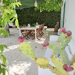 Villetta Con Grande Giardino Nel Cuore Del Salento