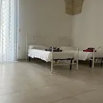 Ampia Dimora Con Volte E Cortile