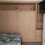 Celine Confort Room