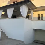 Villa Ticia A 100 Metri Dalla Spiaggia Con Parcheggio Privato
