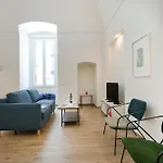 Oriens 24 - Comfy & Roomy Apartment
