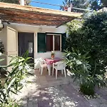 Stunning Apartment In Vieste With Kitchen