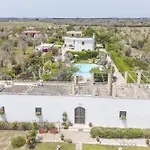 Villa Lisa Garden And Pool - Happy Rentals