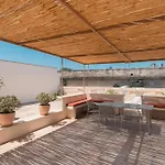 Lotus Apartment & Rooftop By Residence Colibri