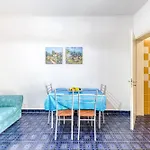 Room In Guest Room - Studio Apartment Mono Glicine With Private Garden