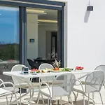 Villa Lorenbea By Salentoltremare