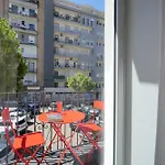 Stayart - Contemporary Home For Travellers