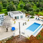 Villa Trullo Mammazia By Villa Plus