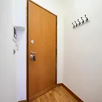 184 Apartment - Urban Convenience Near The Station