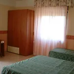 Hotel De La Ville