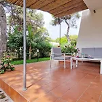 Villa In Riva Al Mare