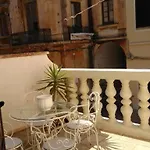 Ampio Appartamento In Palazzotto D'Epoca