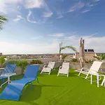 Awesome Apartment In Grottaglie With Jacuzzi