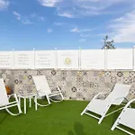 Awesome Apartment In Grottaglie With Jacuzzi