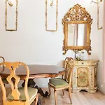 Historic Suite Next To The Castle