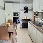 Villetta Con Ampio Giardino A Due Passi Dal Mare