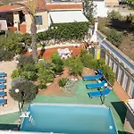 Sirena Apartment In Luxury Villa With Shared Pool