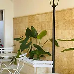 La Corte Nel Vico
