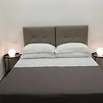 B&B 
