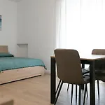Adelphi Guest House 2