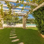 Villa Icaria