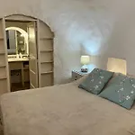 Trulli E Masseria Ianella