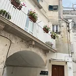 Lips House