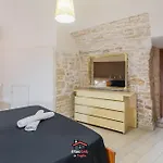 Just Music House Bnb,Typical,15Min Airport & Beach