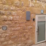 Vico Farinella 12 Small Room