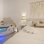 Dimora Giulia Luxury Suite And Room
