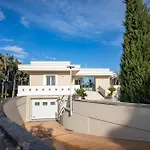 Villa Torricella Pool And Sunny Garden - Happy Rentals