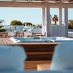 Mareluxe & Pool