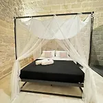 Amale Suite 25 Medioevo Design