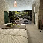 Amale' Suite 10 Giappone