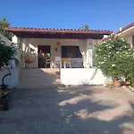 Mery House