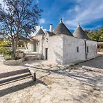 Piazzetta Dei Trulli By Perle Di Puglia