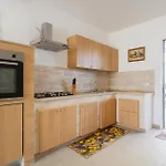 Amazing Home In Torre Chianca - Lecce With Wifi