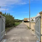 Yellow Beachfront House 60 M By Salento Prime