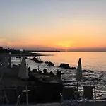 Zen House Relaxation And Peace Steps From The Sea