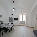 Appartamenti Via Del Muro Antico