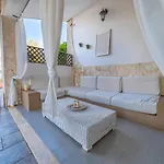 Sunshine House Ap2 - Appartamento In Villa Con Piscina E Veranda