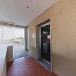 Wow Waterfront Apartment