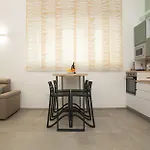 Urban Suite - The Fab Stay