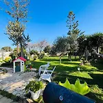 Villa Aurora By The Sea