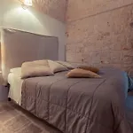 Trulli Antichi Mestieri - Widespread Trulli In The Historic Center